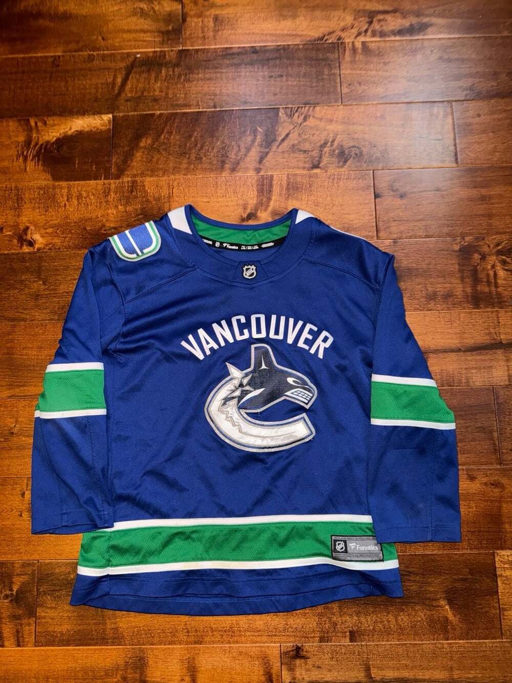 Fanatics Vancouver Canucks Youth L/XL Breakaway NHL Hockey Jersey